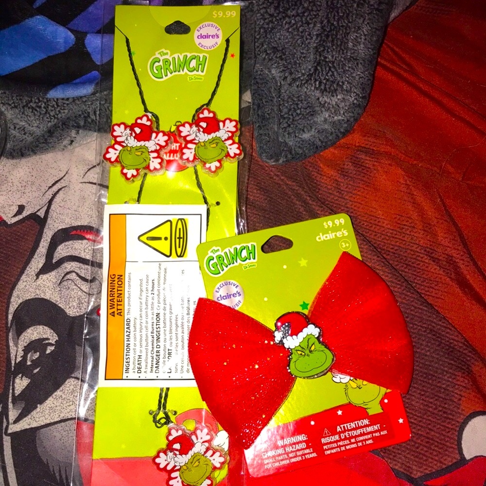 ✨🆕Claire’s x The Grinch Holiday Accessories Set!Hair Bow & Light Up Necklace!